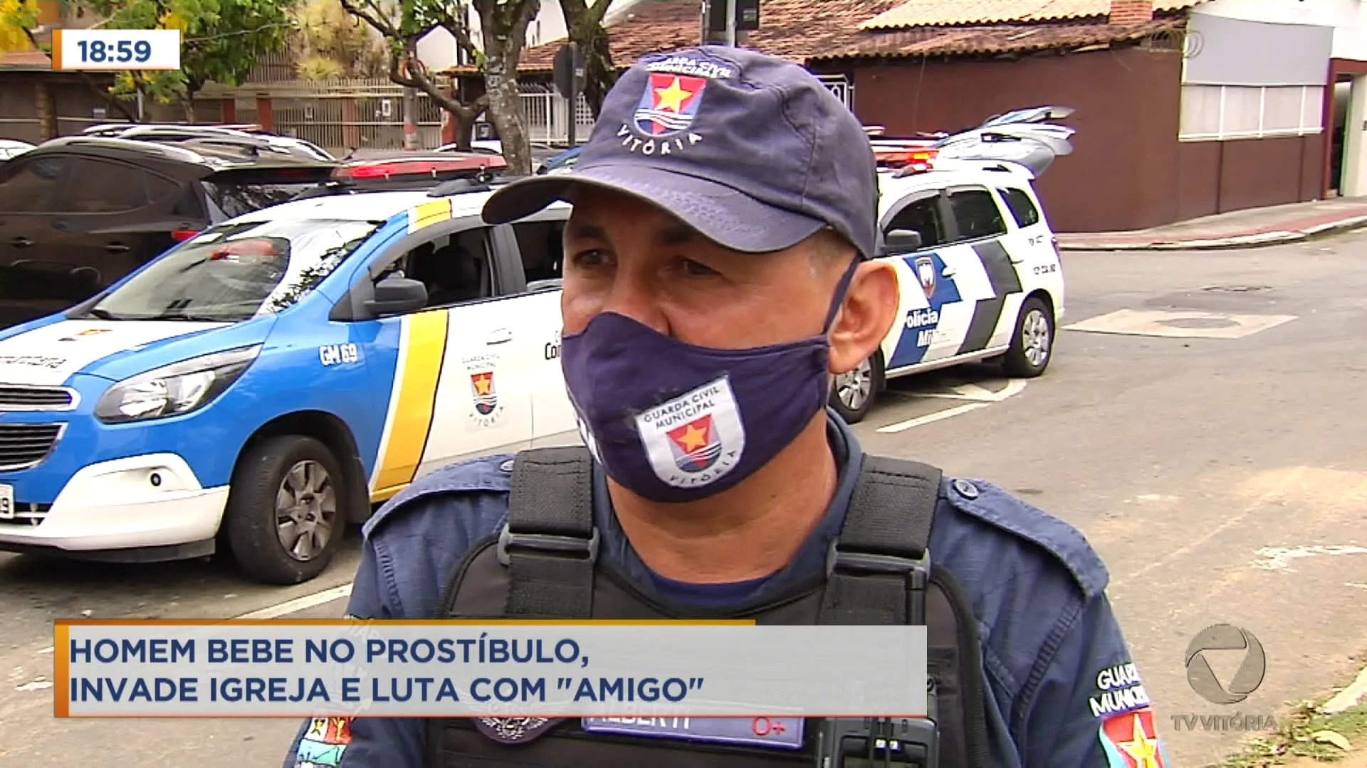 Homem bebe no prostíbilo, invade igreja e luta com "amigo"