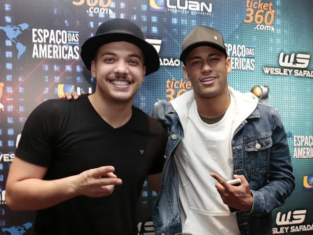 Neymar curte show de Wesley Safadão em São Paulo