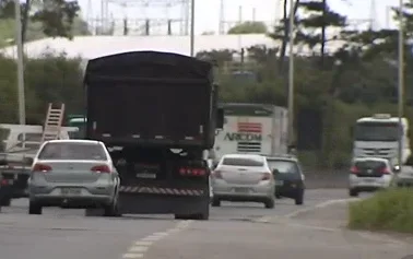 Homem é baleado às margens da rodovia do Contorno quando voltava para casa