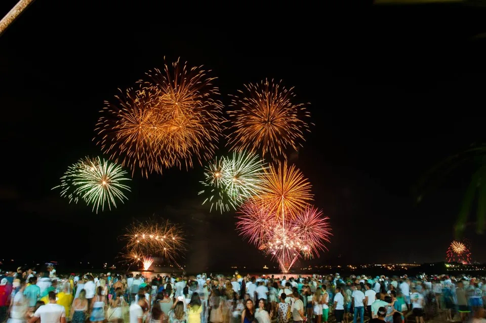 Show nacional e queima de fogos movimentam Réveillon de Guarapari