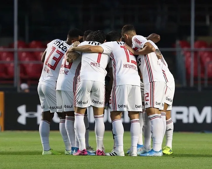 Jogadores do São Paulo exaltam vitória em clássico