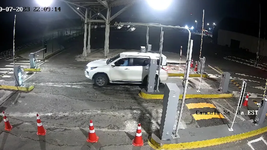 Caminhonetes Hilux furtadas do Aeroporto de Vitória iam para o exterior