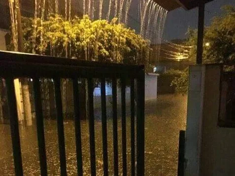 Véspera de Natal com chuva e alagamentos na Grande Vitória