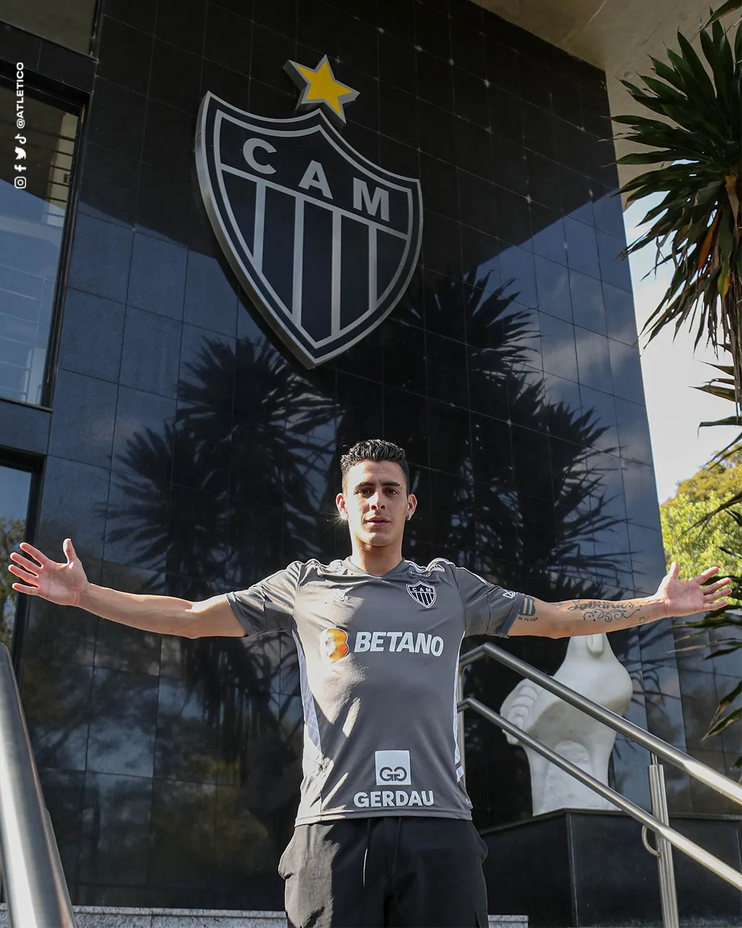 Atlético-MG anuncia a contratação de atacante Pavón, ex-Boca Juniors