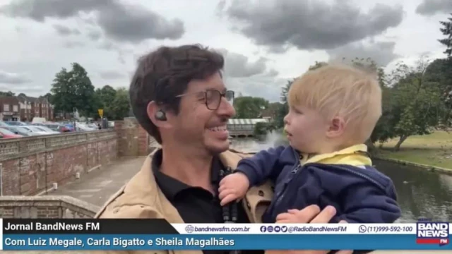 VÍDEO | Repórter entra ao vivo no jornal com filho no colo: "Não pôde ir para creche"