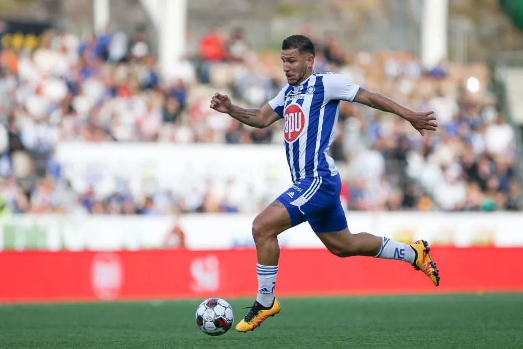 Capixaba Murilo Henrique comemora classificação do
HJK à fase de grupos da Liga Europa