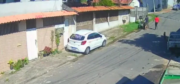 VÍDEO| Motoboy tem moto roubada enquanto realizava entregas na Serra