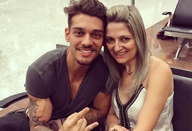 Lucas-Lucco-e- mãe Karina