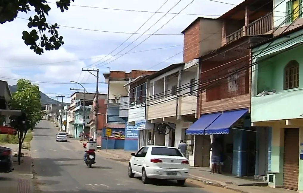 Jovem morre após ser baleado na Serra; suspeitos usavam metralhadoras e escopetas