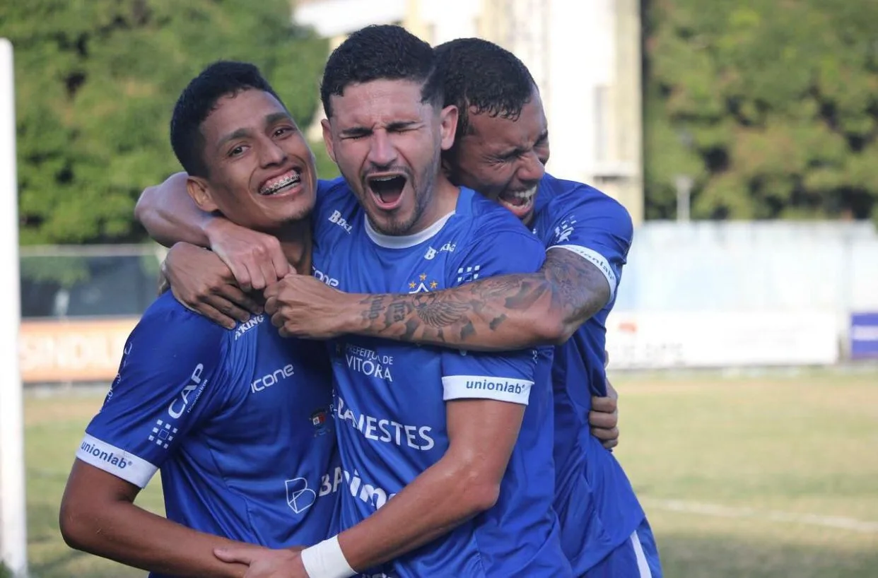 Vitória bate o eliminado Real Noroeste no duelo capixaba e ainda sonha com vaga na Série D