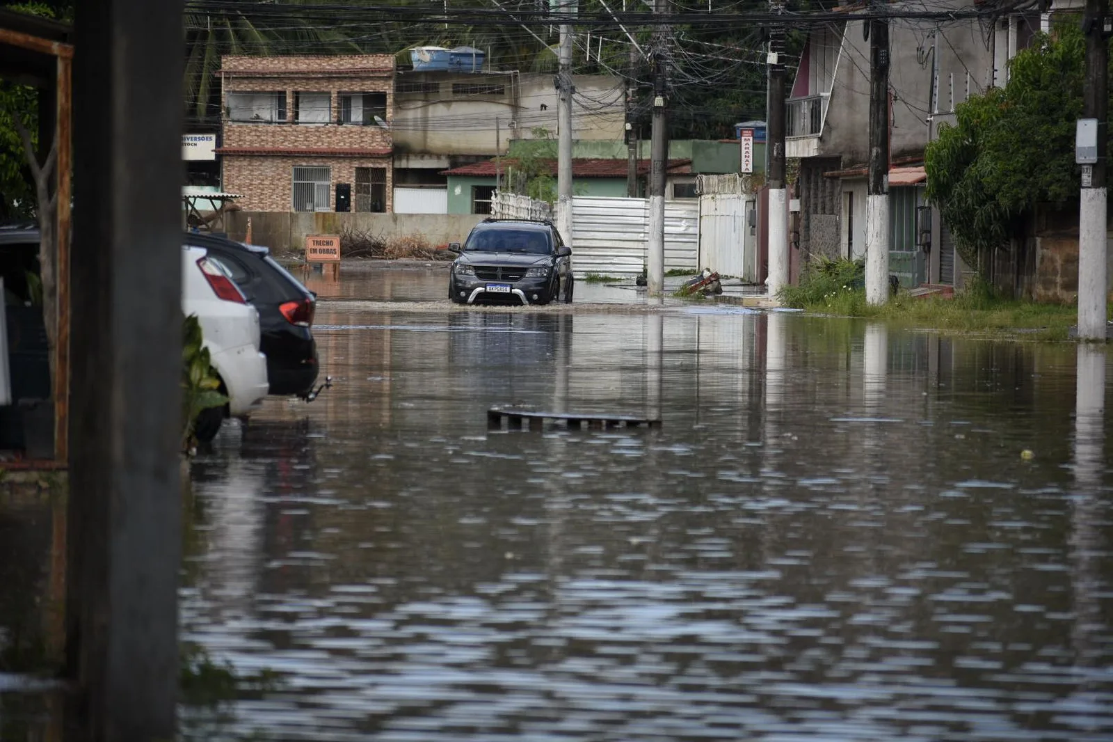 Chuva forte deixa cidades do ES em alerta para deslizamento de terra e alagamento