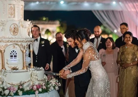 Bolo de casamento de Nick Jonas teve sete andares