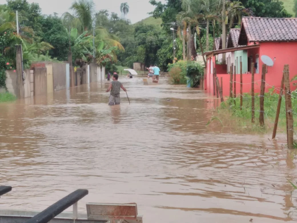 Chuva no ES: sobe para 436 número de pessoas fora de casa no estado