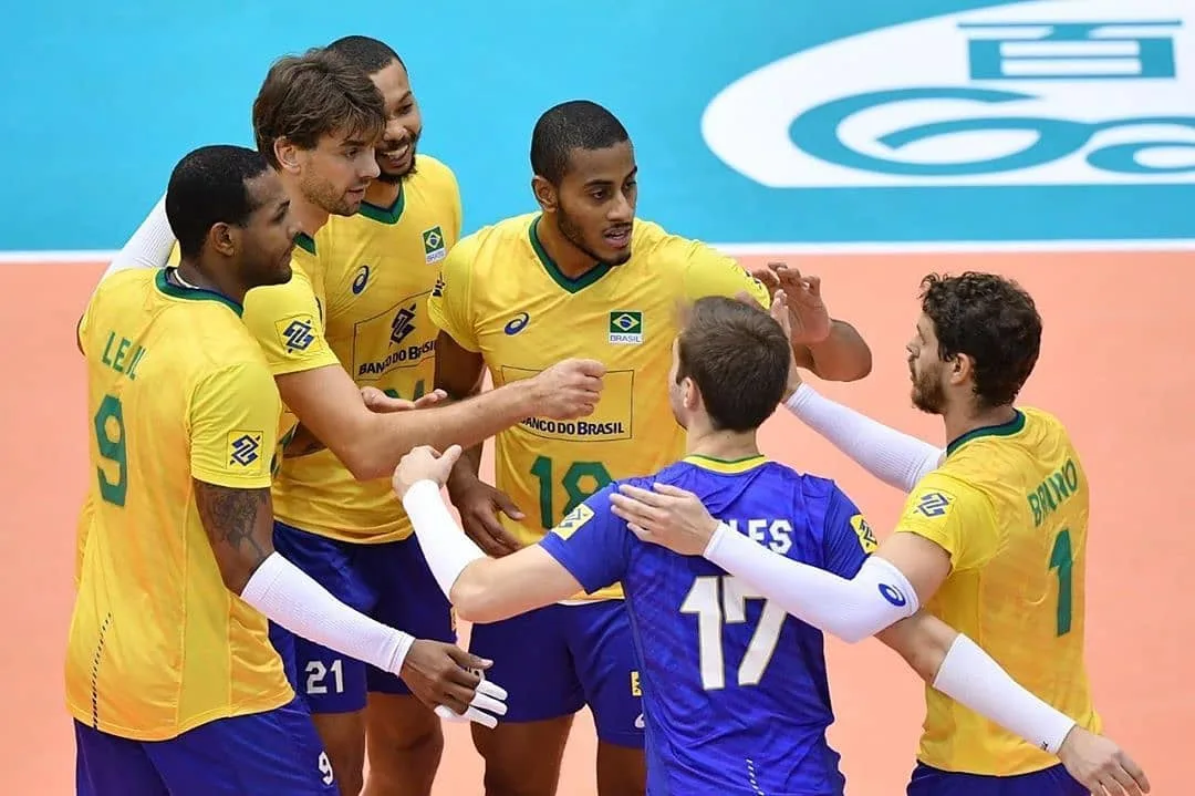 Seleção masculina de vôlei vence os EUA e abre vantagem na ponta da Copa do Mundo