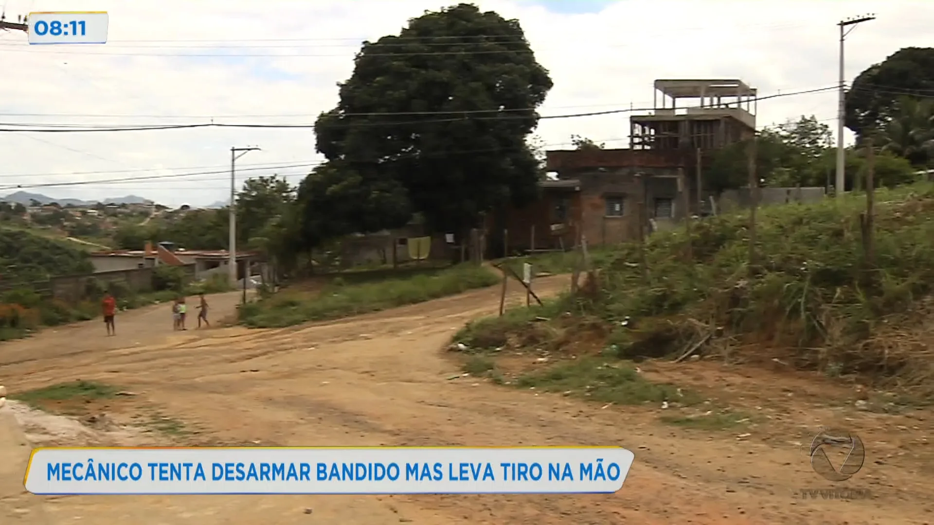 Mecânico tenta desarmar bandido e leva tiro na mão