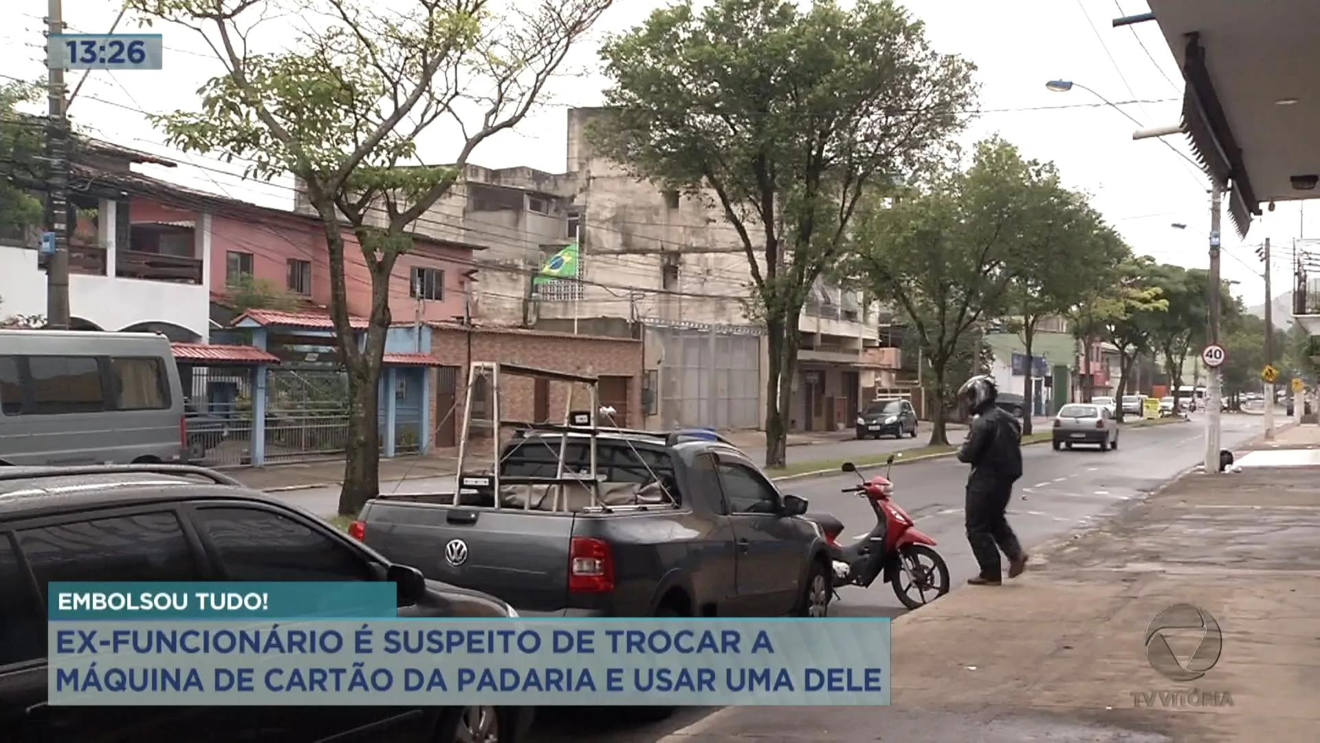 Homem é preso ao trocar máquina de cartão em padaria