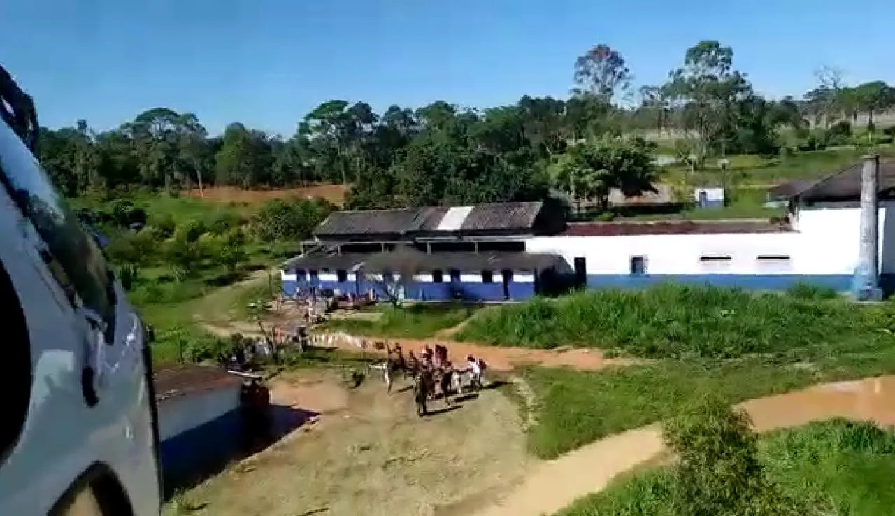 VÍDEO | Cheia do Rio Doce: 31 moradores ilhados são resgatados de helicóptero em Linhares