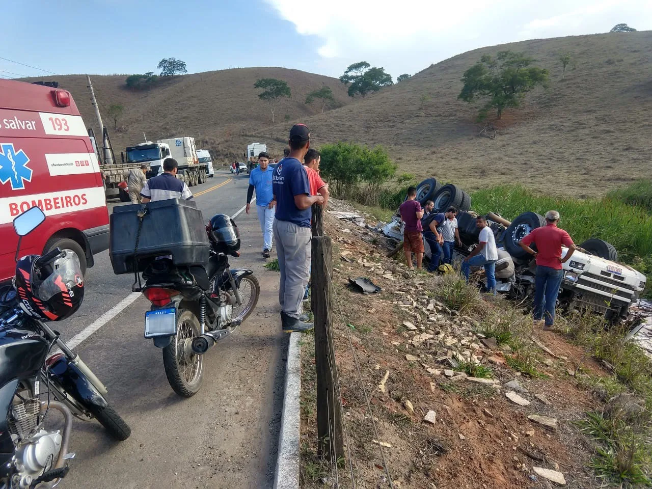 Caminhoneiro morre após grave acidente em rodovia de Cachoeiro