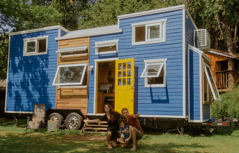 tiny house ararauna, onde vive a família Robson, Isabel e os dois filhos 