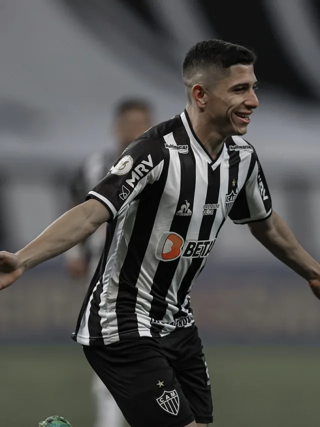 Atlético-MG decide em 2 minutos com gols de Savarino e vence Flamengo no Mineirão