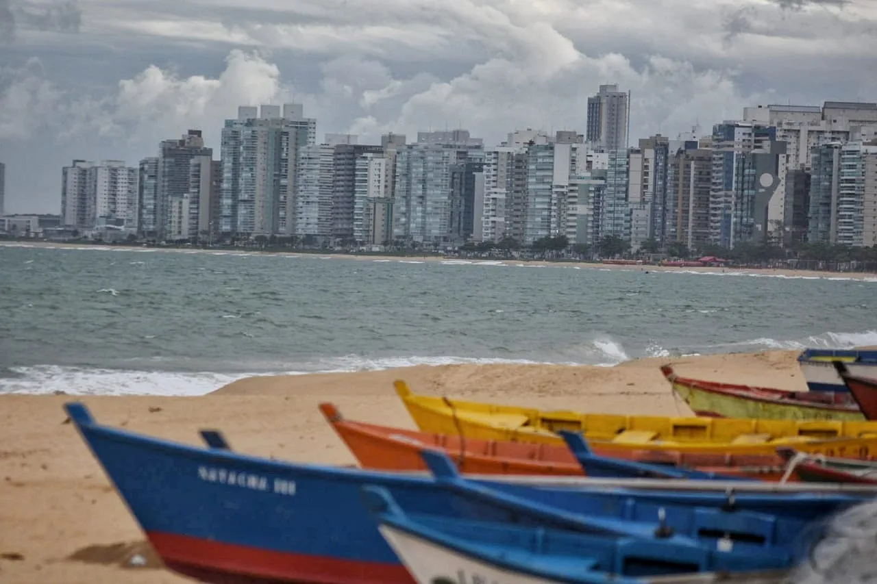 Capixaba terá domingo chuvoso: veja a previsão do tempo para cada região do ES