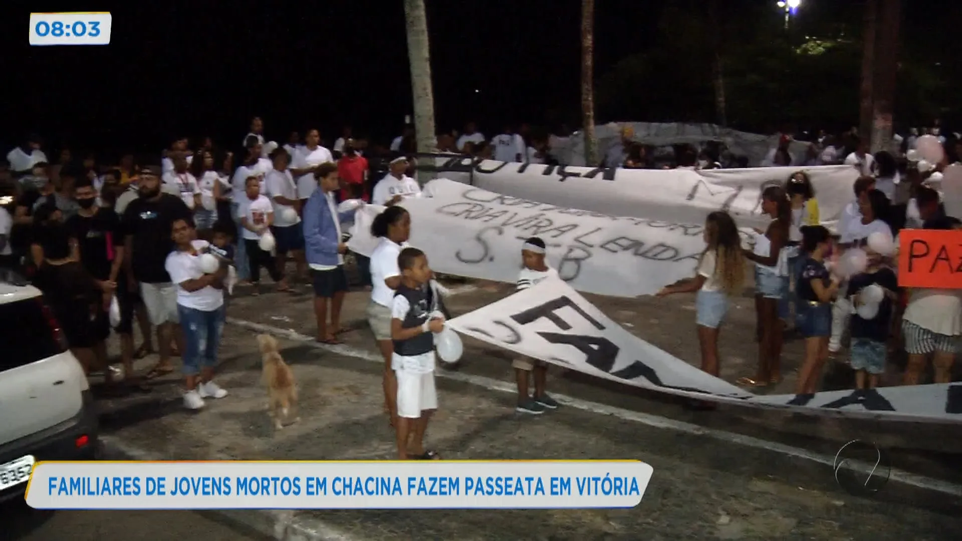 Familiares de jovens mortos em chacina fazem passeata em Vitória