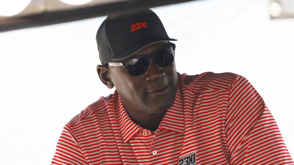 Michael Jordan é o primeiro atleta a entrar em lista da Forbes