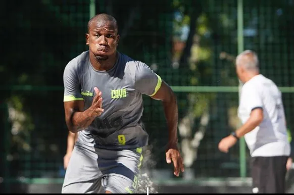 Vasco vai poder contar com Ribamar e Marrony contra o Grêmio na quarta-feira