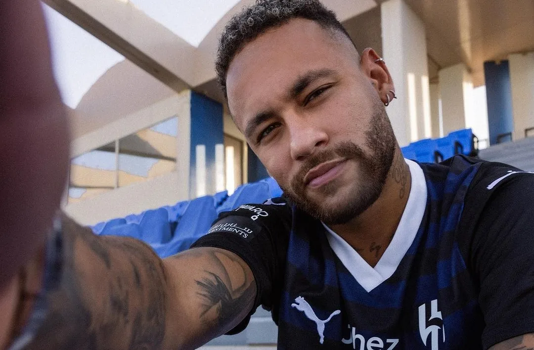 Neymar compartilha imagens de momentos 'fitness' após comentários sobre aparência