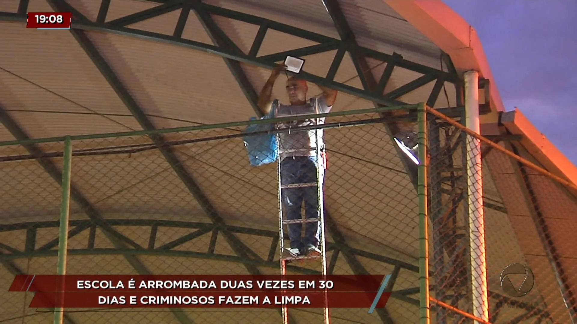 Escola é arrombada duas vezes em Cariacica