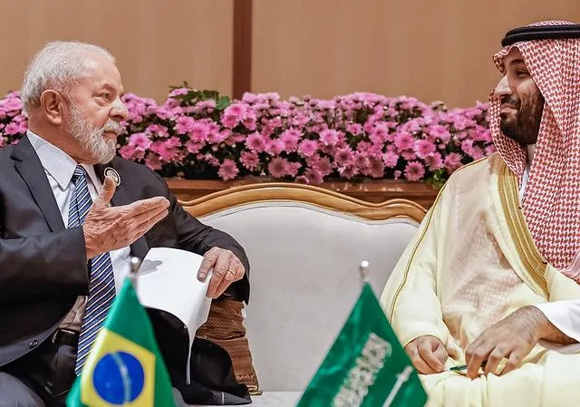 Após cancelamentos, Lula se reúne com príncipe saudita que deu joias a Bolsonaro