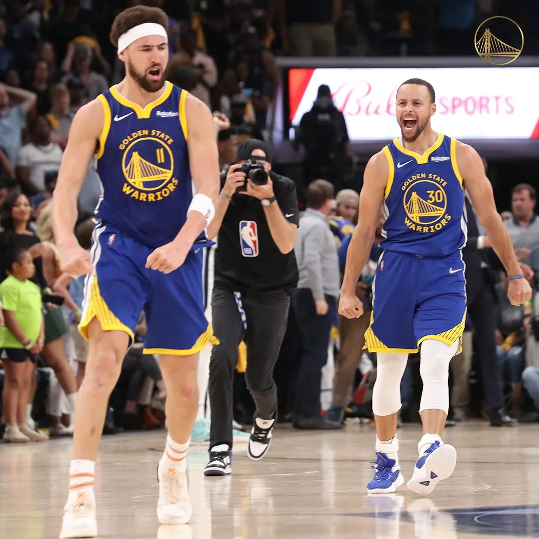 Warriors e Bucks confirmam favoritismo e vencem a 1ª em suas séries na NBA