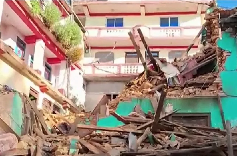 Terremoto no Nepal deixa pelo menos 128 mortos