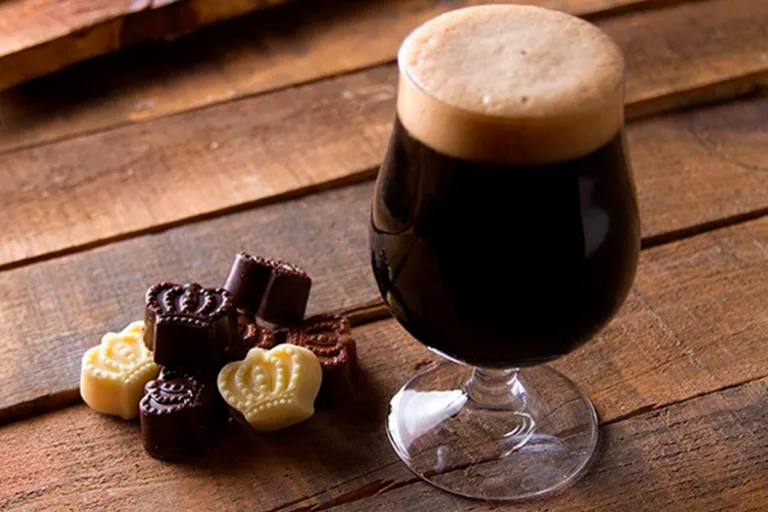 Cerveja de chocolate feita no ES é novidade para a Páscoa e será vendida a R$ 19