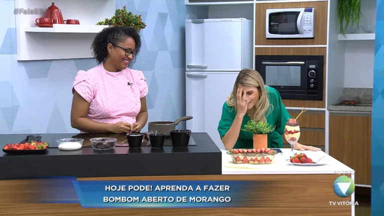 Espaço Gourmet: Bombom aberto de morango Espaço Gourmet: Bombom aberto de morango