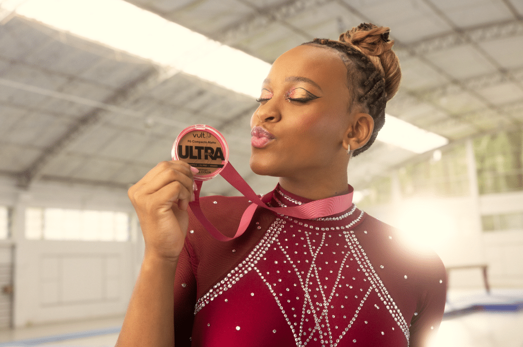 Vult convida Rebeca Andrade, bicampeã mundial na ginástica artística, para se tornar embaixadora da marca e anunciar repack do produto