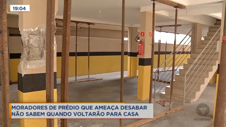 Moradores de prédio que pode cair em Vila Velha não sabem quanto poderão voltar para casa
