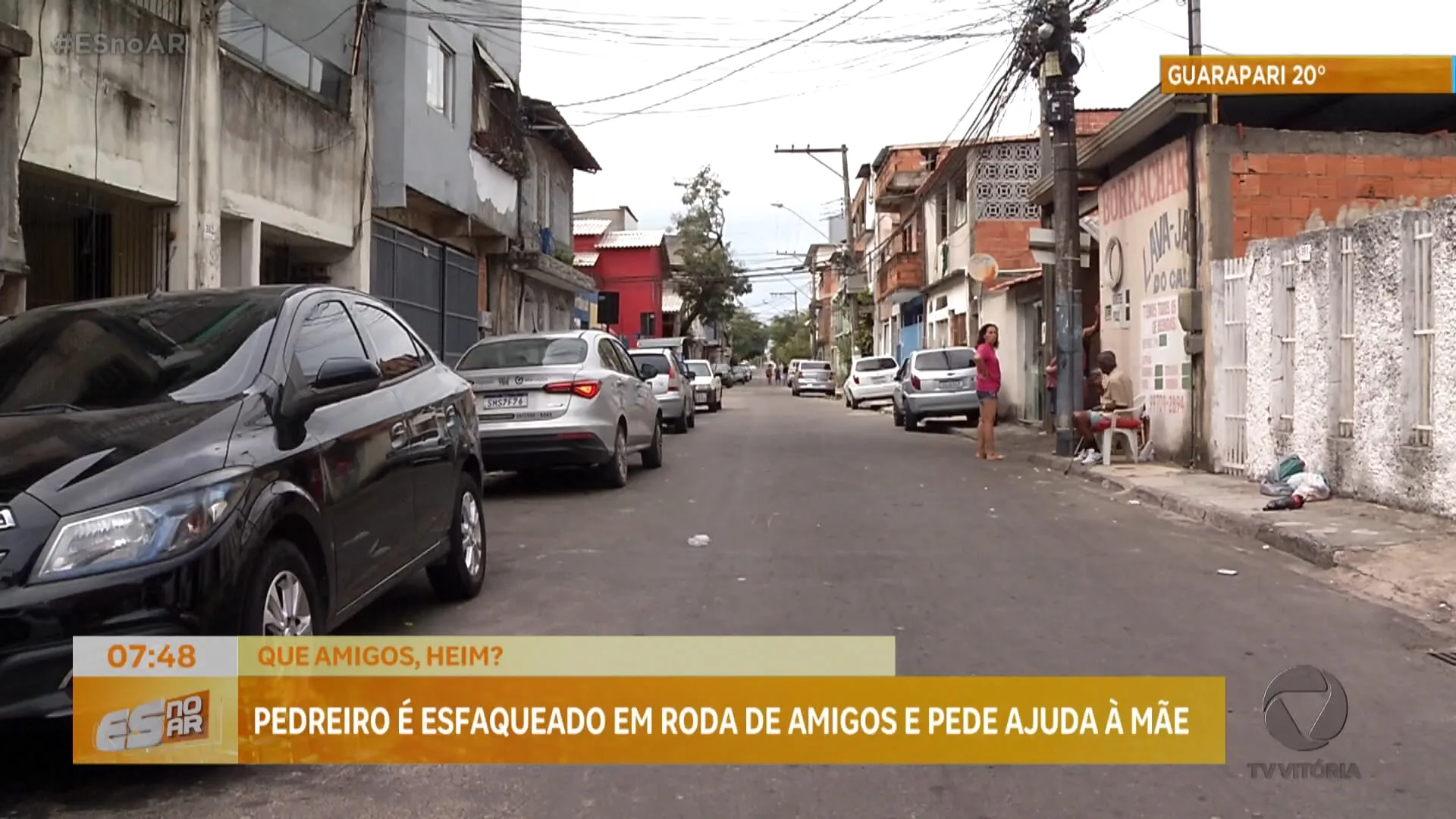 Pedreiro é esfaqueado em roda de amigos e pede ajuda à mãe