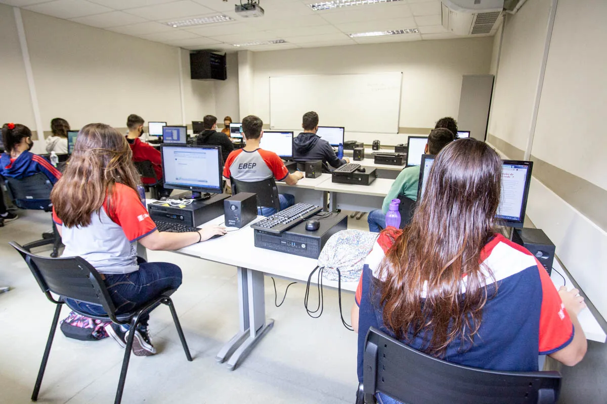 Sesi ES: qualidade na educação e nos
serviços voltados à saúde e segurança