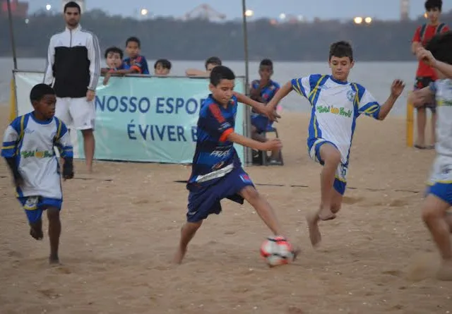 Agenda Esportiva: decisão do Vitória Kids Beach Soccer Cup vai incendiar a Praia de Camburi no sábado