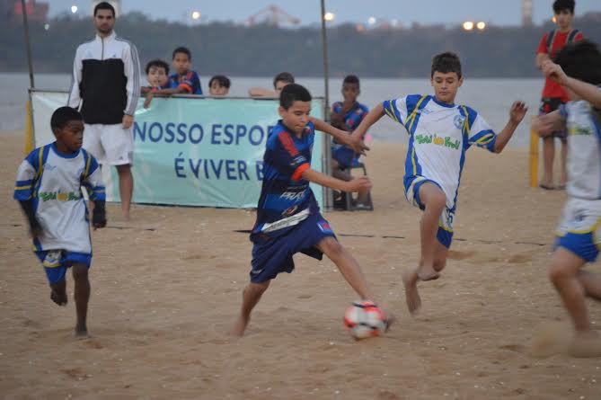 Agenda Esportiva: decisão do Vitória Kids Beach Soccer Cup vai incendiar a Praia de Camburi no sábado