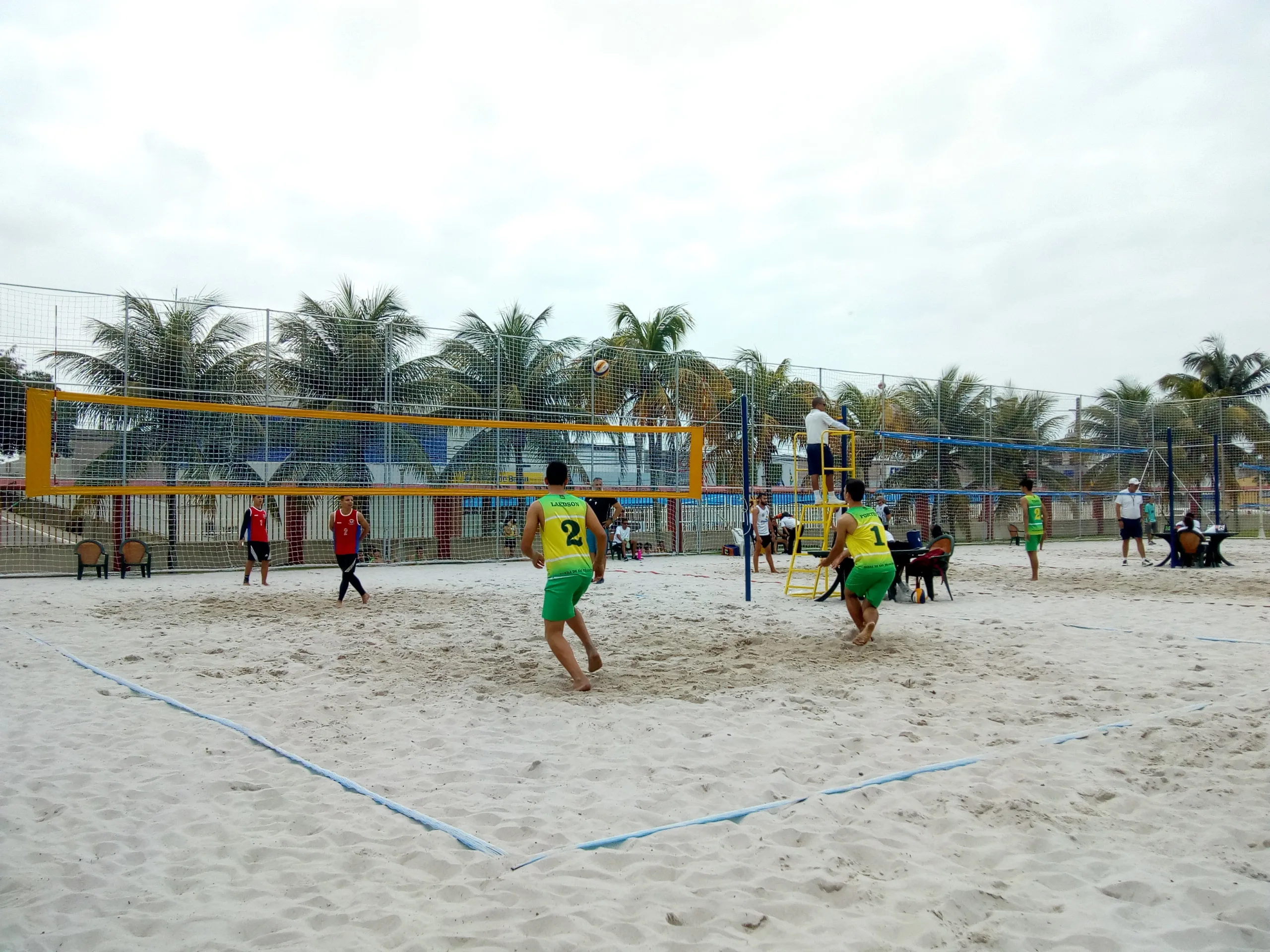 Finais do vôlei de praia nos jogos escolares levam cerca de 120 atletas para Guarapari