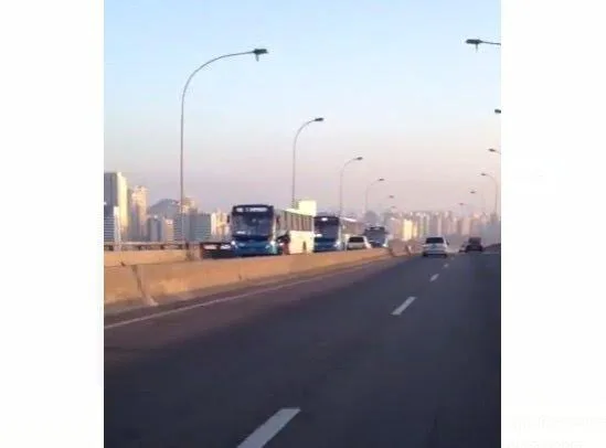 Motorista é flagrado dirigindo na contramão na Terceira Ponte