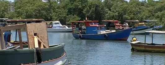 Empresário é esfaqueado por pescador em pier de Vitória