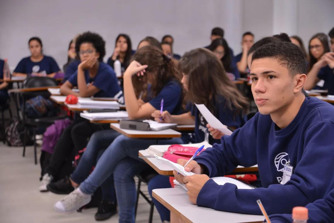 São Paulo – Alunos do curso profissionalizante de capacitação de jovens, que tem como objetivo desenvolver as competências que formam os perfis mais buscados no mercado de trabalho, oferecido pelo Instituto PROA, em parceria com o Senac.