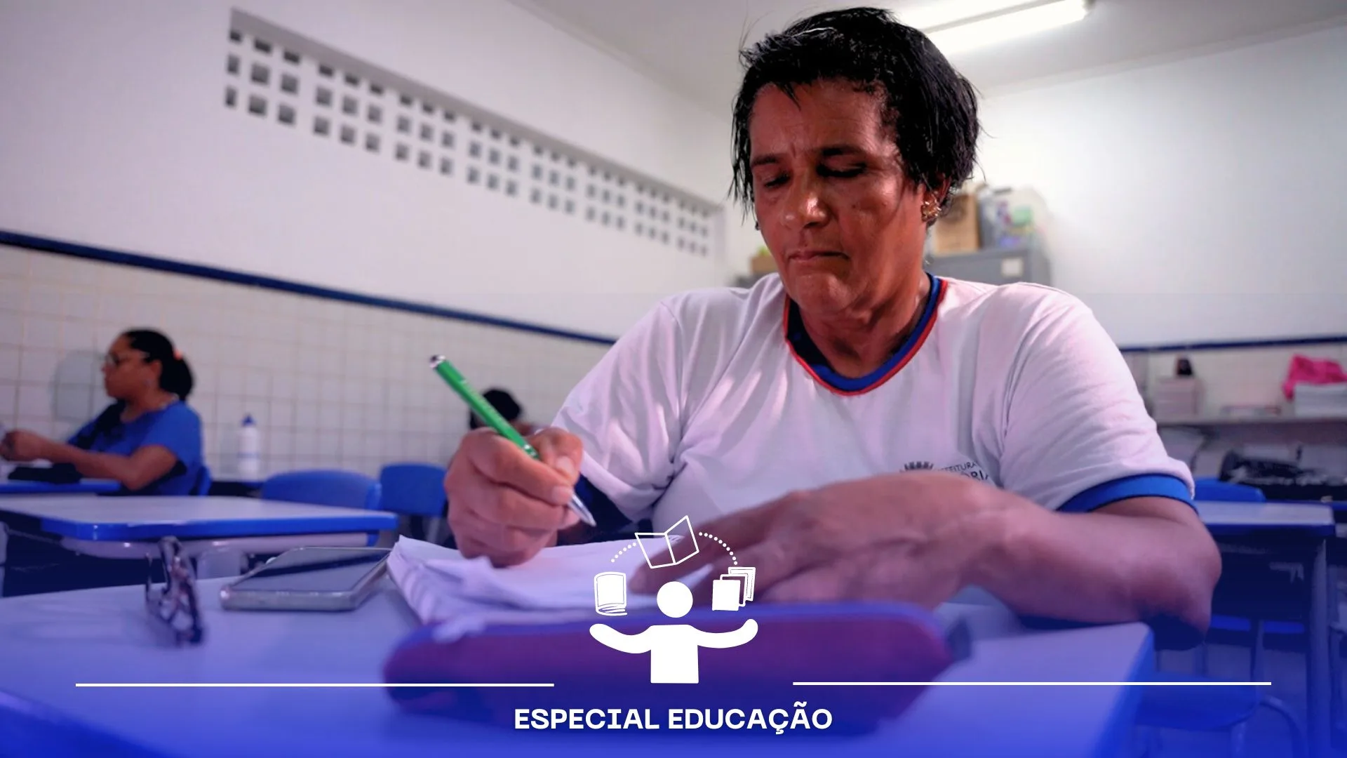 De volta à escola, jovens e idosos querem realizar sonhos por meio da educação