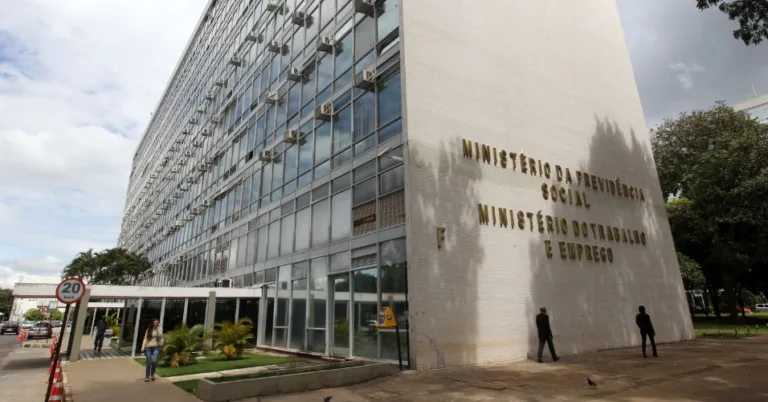 Novas regras do seguro-desemprego geram economia de R$ 3,8 bilhões