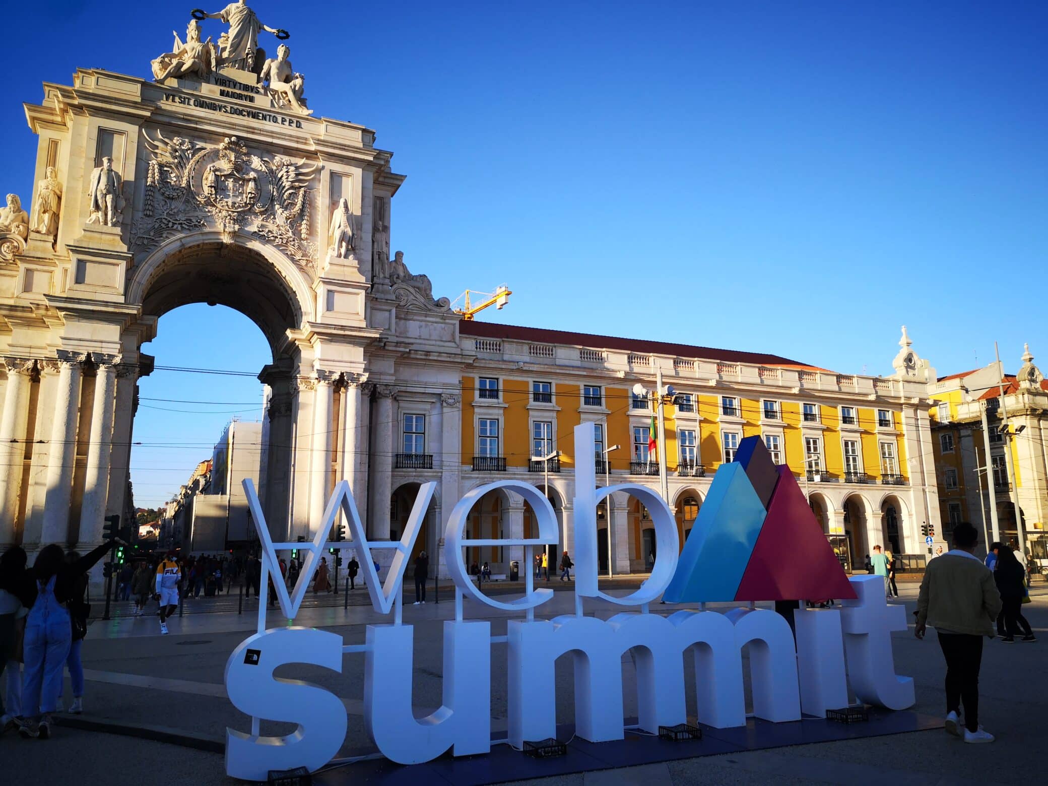 No palco da Web Summit, novo prefeito de Lisboa, diz que a cidade será a nova capital das Unicórnios Tecnológicas