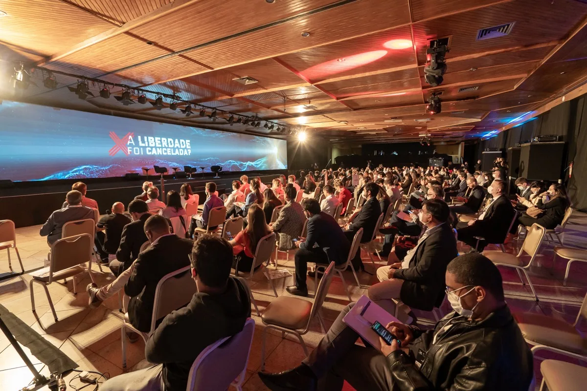 Em evento no ES, Mourão, Dallagnol e Casagrande discutem reformas para o Brasil