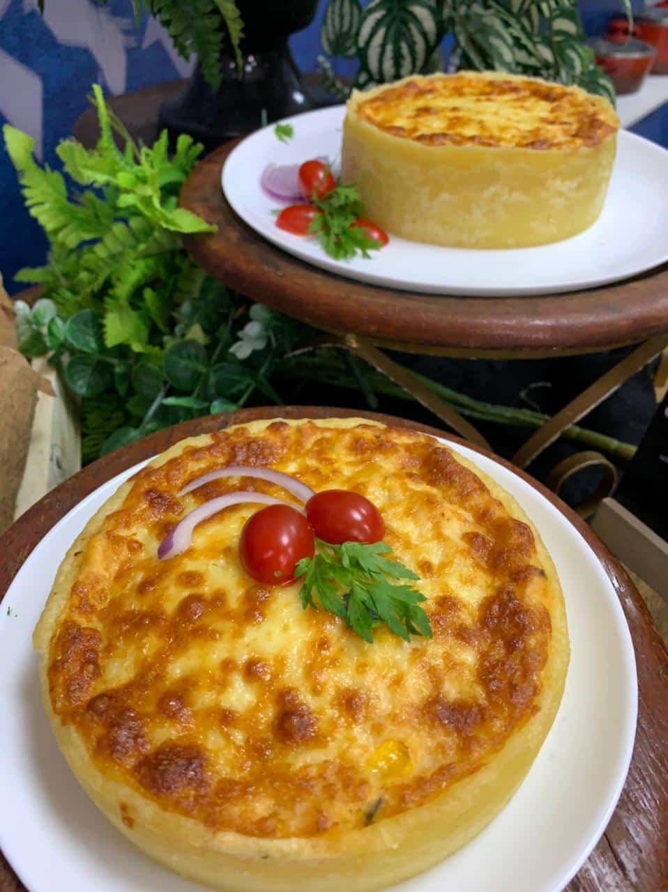 Torta de aipim com recheio cremoso de frango